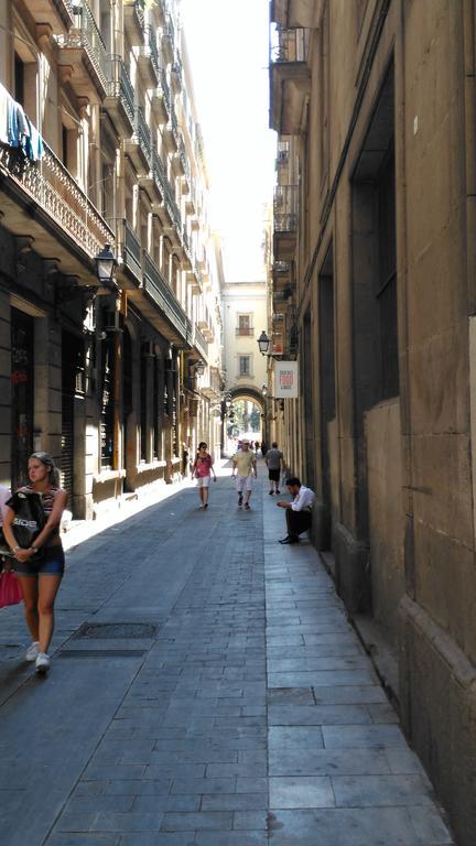 Happy @ Barcelona Hotel Exterior photo